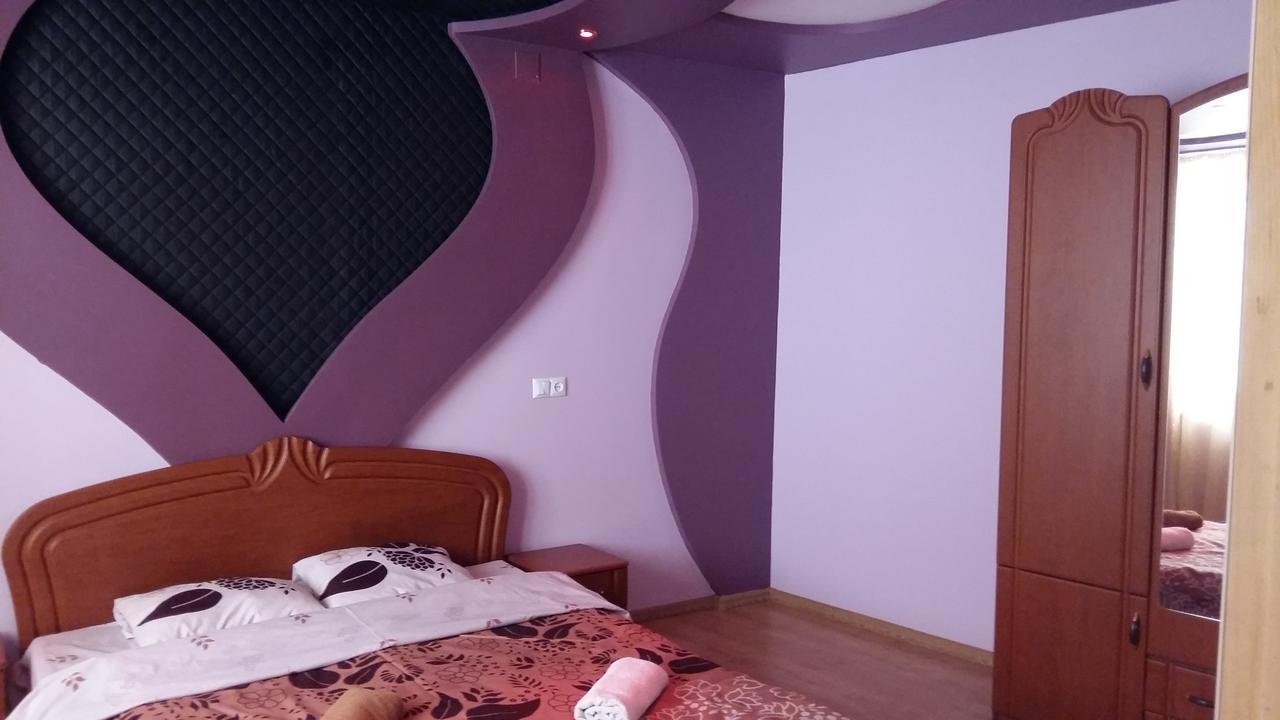 Uzh Apartments Uzjhorod Exteriör bild